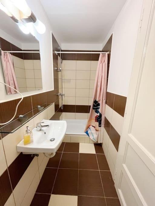 11# Sunflower Cozy Apartment Budapest Ngoại thất bức ảnh