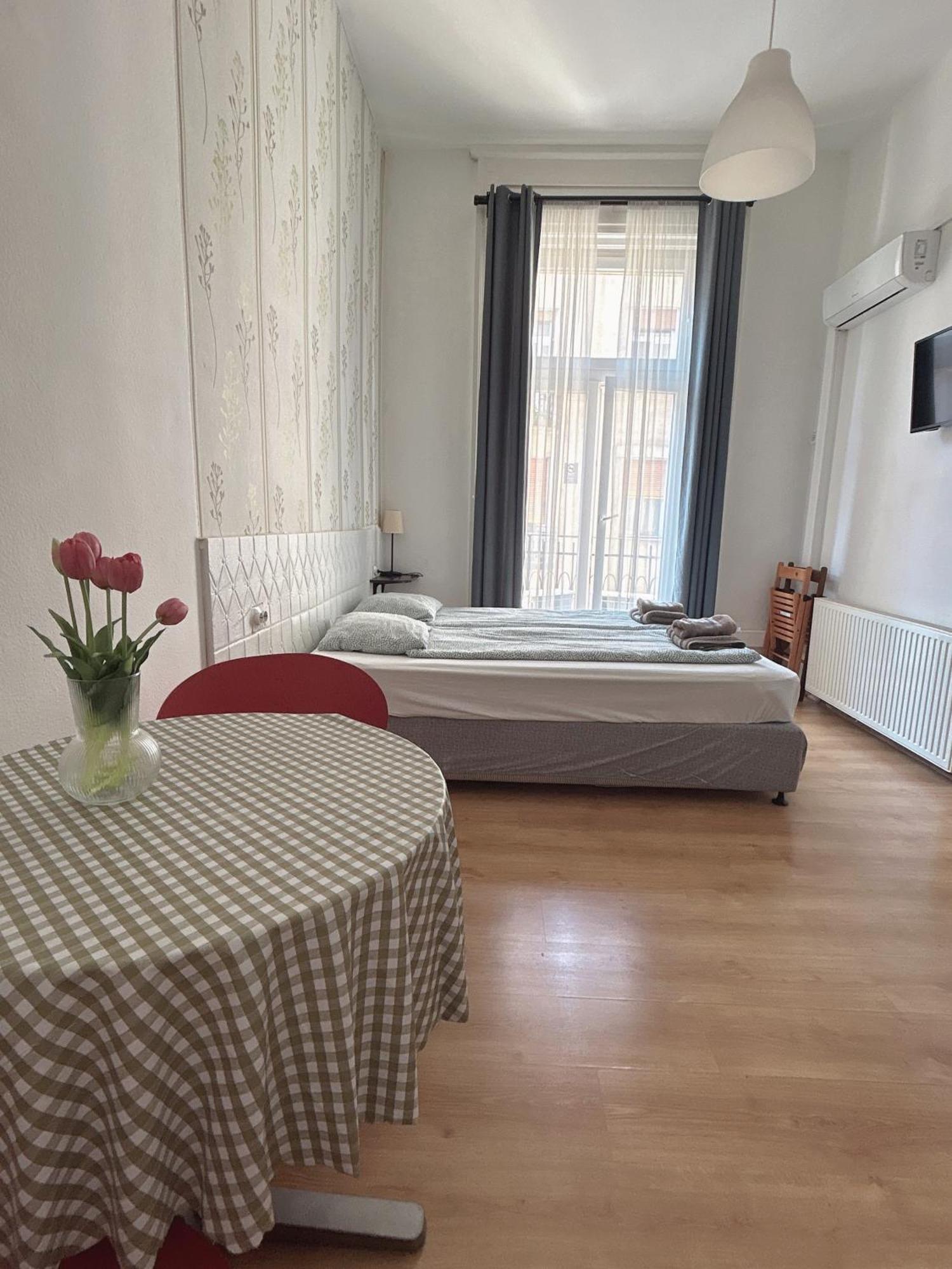 11# Sunflower Cozy Apartment Budapest Ngoại thất bức ảnh